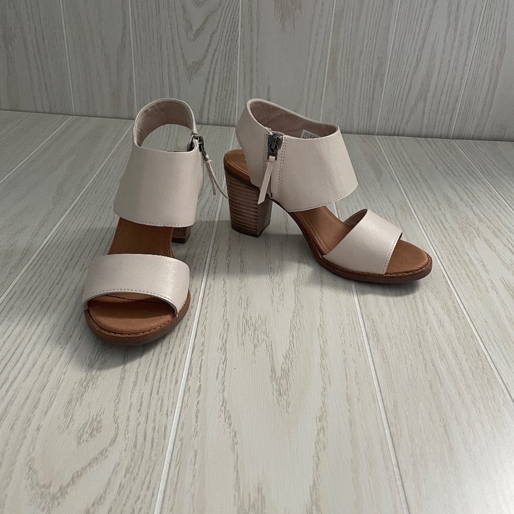 Toms Majorca Cutout Sandals Size 7